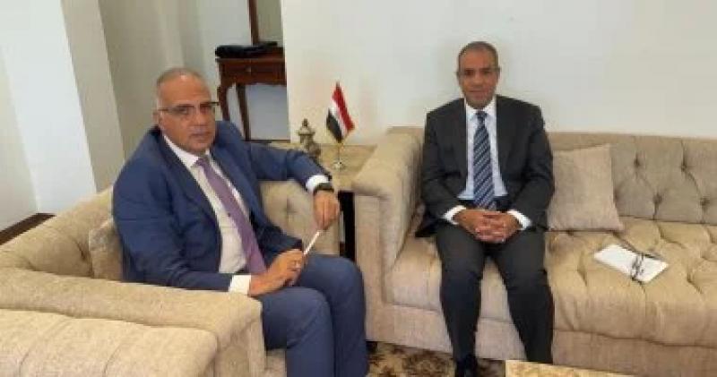 خط أحمر