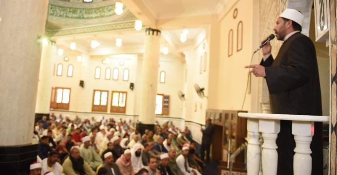”إعلاء قيمة السعي والعمل” موضوع خطبة الجمعة اليوم بمساجد الجمهورية