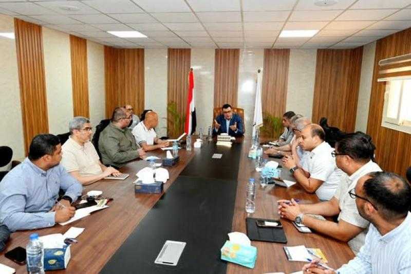 وزير الإسكان يستهل جولته اليوم بعقد اجتماع لمتابعة موقف تنفيذ المشروعات التنموية بالساحل الشمالي الغربي