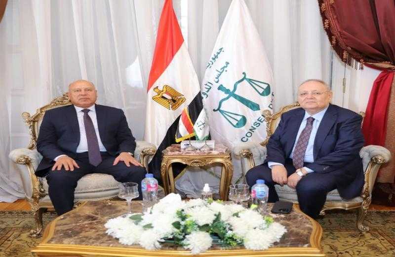 نائب رئيس الوزراء للتنمية الصناعية يقدم التهنئة لرئيس مجلس الدولة على توليه المنصب