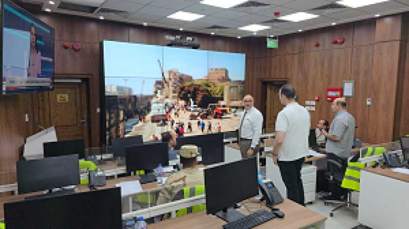 محافظ القليوبية يتابع أعمال وضع السور الخرساني بمحيط مترو الأنفاق في شبرا الخيمة