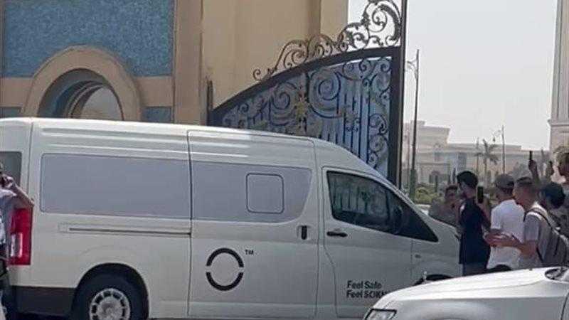 وصول جثمان مدير التصوير تيمور تيمور إلى مسجد المشير طنطاوي