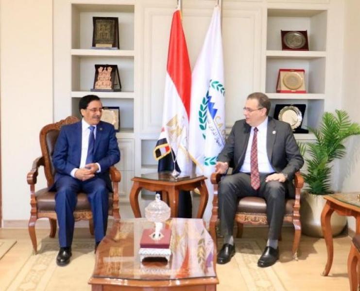 رئيس التنظيم والإدارة ومدير المنظمة العربية للتنمية الإدارية يبحثان تطوير مهام المنظمة| صور