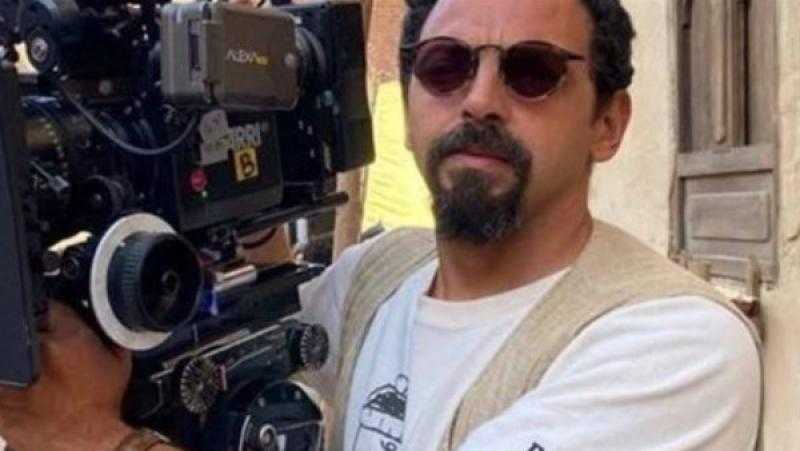 بدء عزاء تيمور تيمور.. ونجله يدخل في نوبة بكاء شديدة