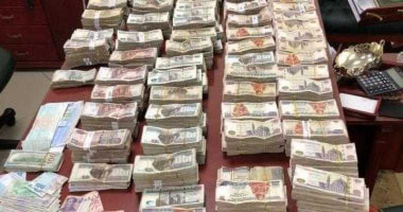 التحقيق مع تاجري مخدرات حاولا غسل 50 مليون جنيه