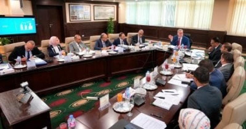 وزير البترول: البتروكيماويات لبنة أساسية فى إنتاج المنتجات المرتبطة بالحياة اليومية