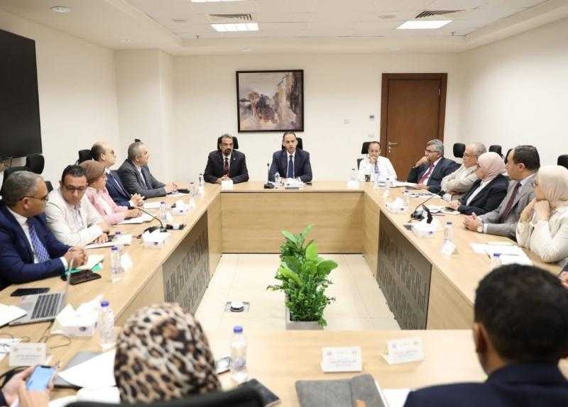 ‏‎نائب وزير الصحة يترأس اجتماعًا لتطوير آليات معايير السلامة والصحة المهنية في المنشآت الطبية