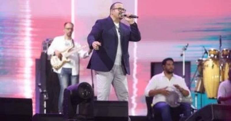 هشام عباس: حفلات القلعة لها طابع خاص وبحس إنى برجع للعصر القديم