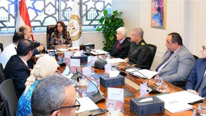 منال عوض تترأس أول اجتماع لمجلس إدارة تنظيم إدارة المخلفات