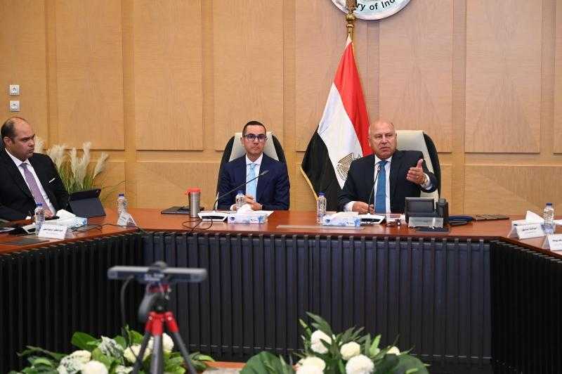 توجيه حكومي جديد لمصانع الأسمنت بشأن السعر النهائي قبل البيع