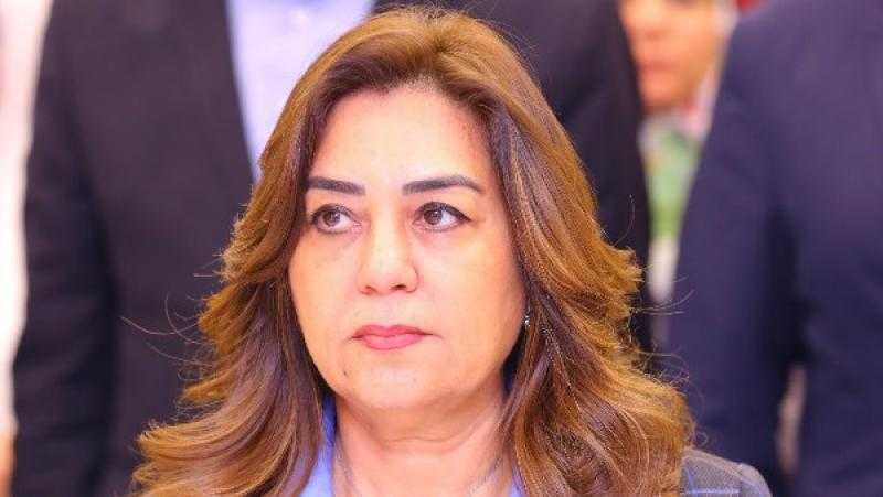 وزيرة التنمية المحلية تعلن بدء إزالة عقار بدون ترخيص على مساحة 1000 متر بعين شمس