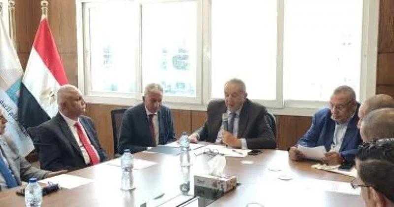 شعبة المواد الغذائية تقترح تحويل 40 ألف منفذ تموينى إلى سلاسل تجارية