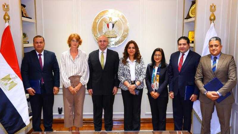 وزيرة التنمية المحلية وأربعة محافظين يشهدون توقيع بروتوكولات تعاون لتنفيذ 4 مشروعات بتكلفة 480 مليون جنيه