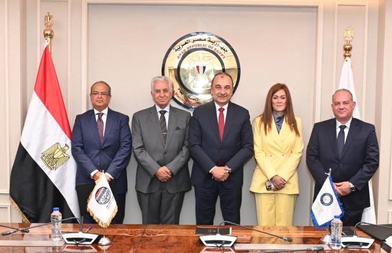 وزير قطاع الأعمال العام يشهد توقيع بروتوكول تعاون بين الوزارة والأكاديمية العربية للعلوم الإدارية والمالية والمصرفية