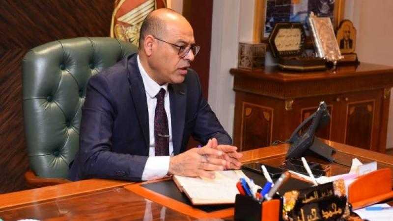 الملحق العمالي بإيطاليا يتدخل لحل أزمة تقنين أوضاع 26 عاملا مصريا