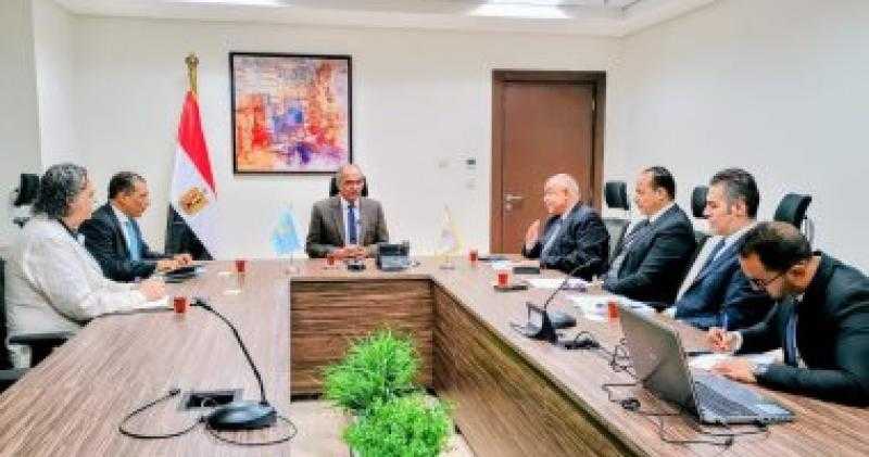 نائب وزير الإسكان يترأس اجتماع لجنة إعداد مُقترح لائحة قانون تنظيم المرفق”