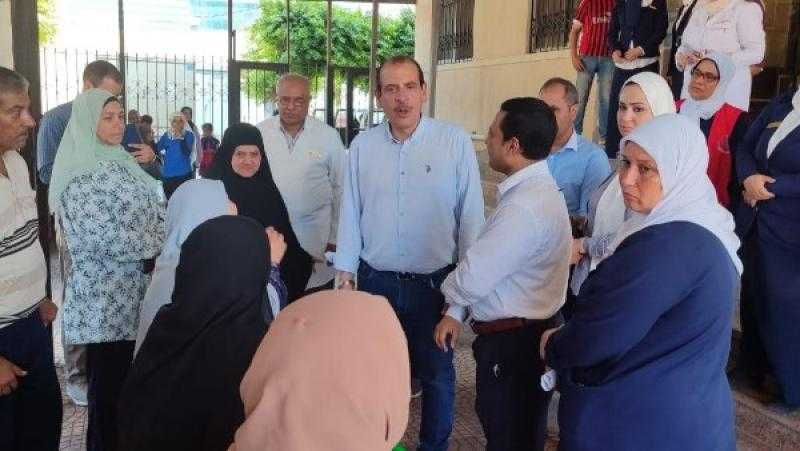 نائب وزير الصحة يشيد بأداء مستشفيي الحميات والعام بدمياط