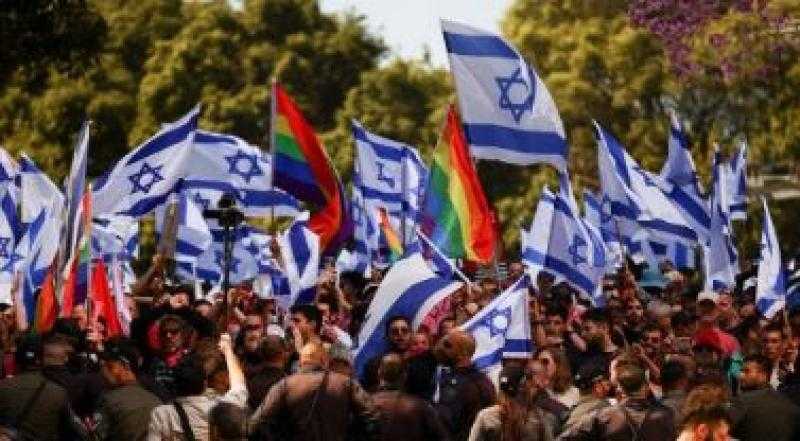 متظاهرون إسرائيليون يغلقون شوارع في القدس احتجاجا على عرقلة صفقة التبادل