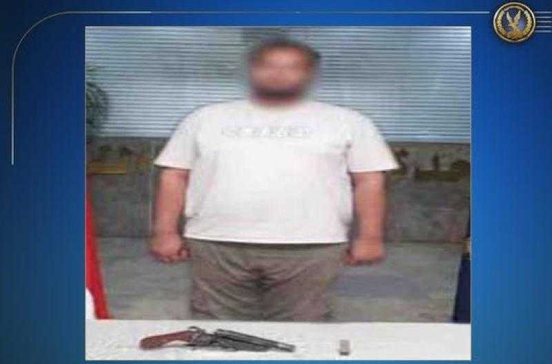القبض على شخص لاتهامه بممارسة أعمال البلطجة بالتجمع الأول