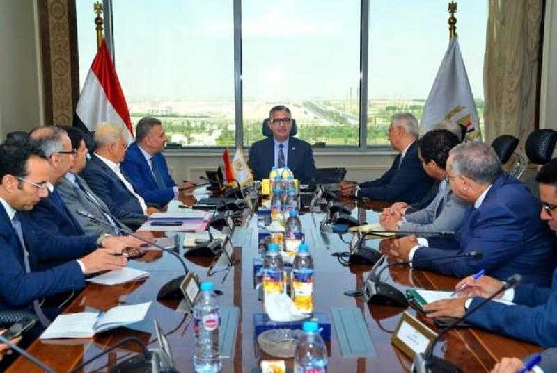 وزير التموين يجتمع مع رئيس سامكريت لمتابعة الموقف التنفيذي للمستودع الاستراتيجي بالسويس
