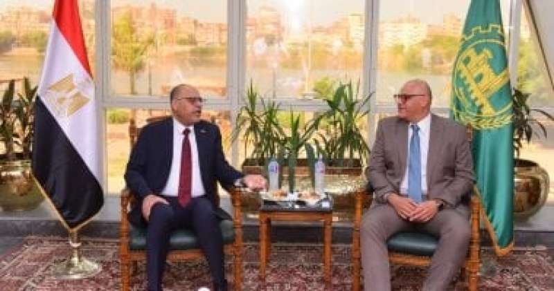 خط أحمر