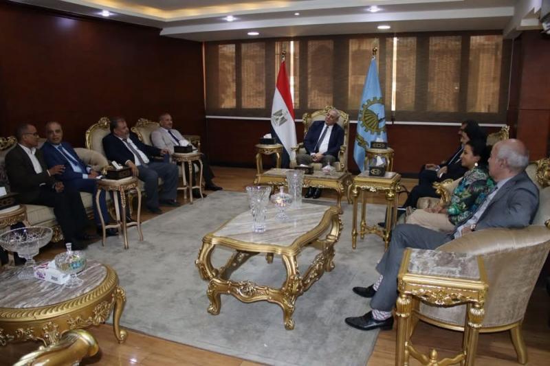 د. منال عوض توجه بالاستفادة الاقتصادية من قش الأرز بتحويله إلى أسمدة عضوية وأعلاف غير تقليدية وخلق فرص عمل جديدة للشباب
