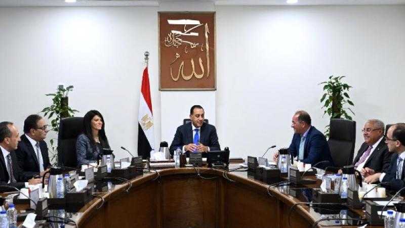 الحكومة تبحث آليات الإسراع بتطبيق قانون تنظيم ملكية الدولة في الشركات المملوكة لها