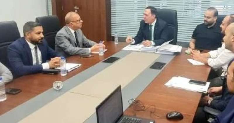 خط أحمر