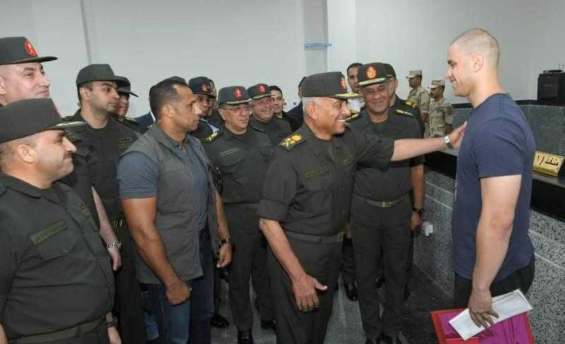 وزير الدفاع يتفقد اختبارات القبول بالأكاديمية العسكرية المصرية والكليات العسكرية