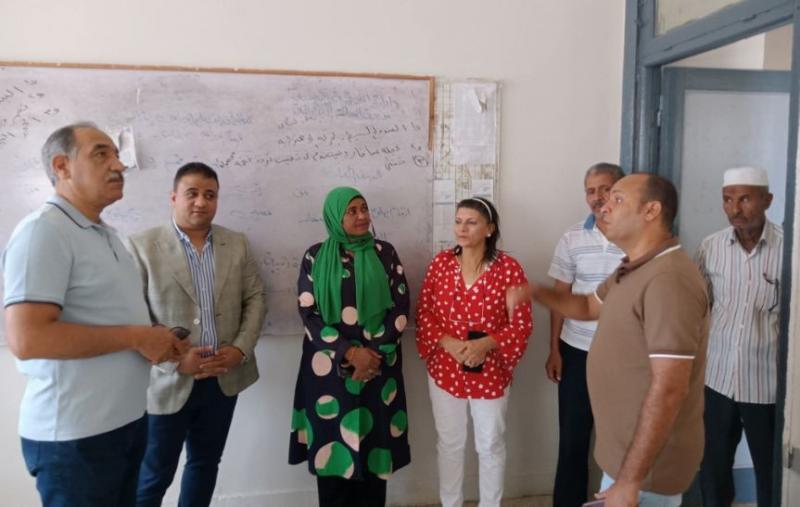رئيس مدينة الغردقة ومديرة التعليم يتفقدان أعمال صيانة المدارس