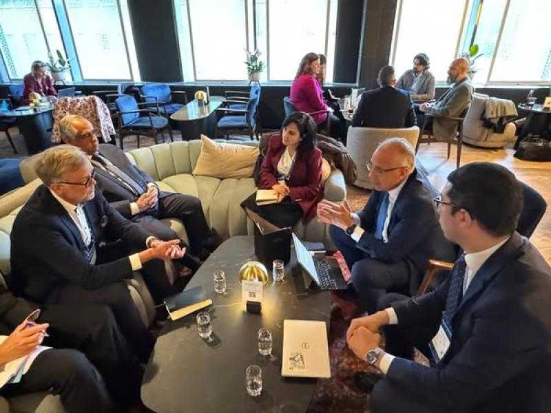 وزير الري يلتقي المبعوث الفنلندي الخاص لشئون المياه لبحث مجالات التعاون المشترك بين مصر وفنلندا