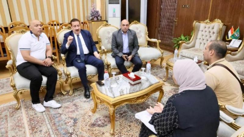 خط أحمر