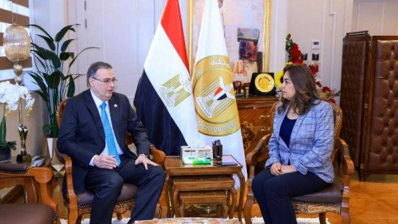 منال عوض تبحث مع التنظيم والإدارة تطوير الهياكل الإدارية لوزراتي البيئة والتنمية المحلية