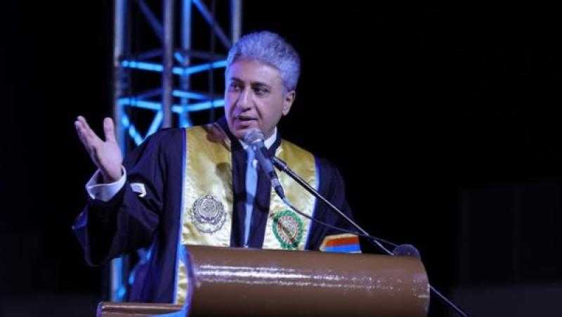 وزير السياحة يشارك في حفل تخرج الدفعة الثانية من الأكاديمية العربية للعلوم