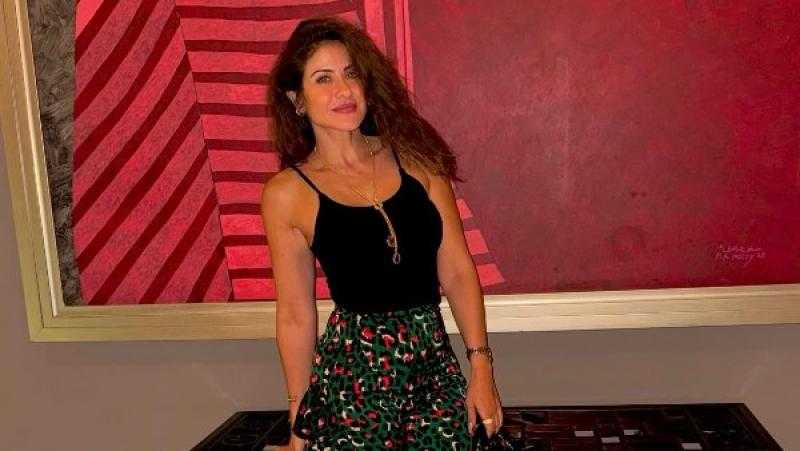 بالأسود.. هايدي كرم تستعرض جمالها في أحدث ظهور