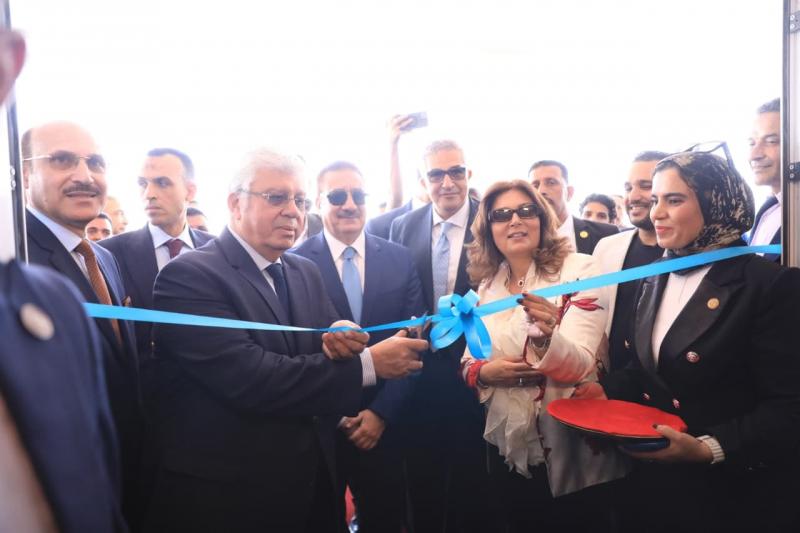 خط أحمر