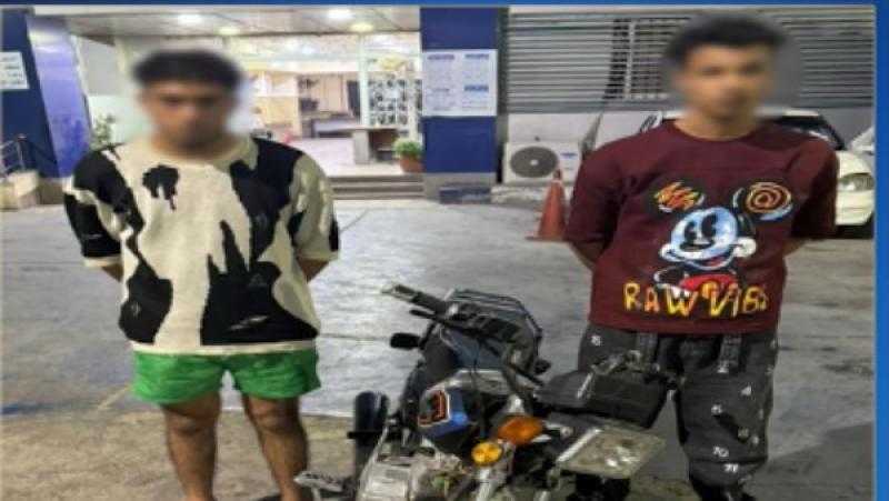 حبس أصحاب الموتوسيكل المتهمين بصفع شاب بالشارع