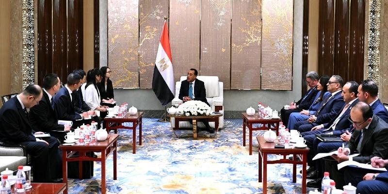 مدبولي: نستهدف إنتاج 10 ملايين م3 يوميا من المياه المُحلاة خلال السنوات الخمس المقبلة| صور