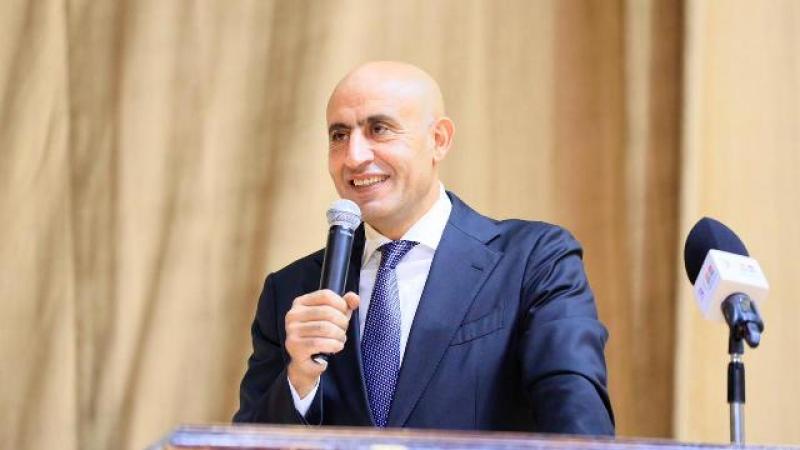خط أحمر
