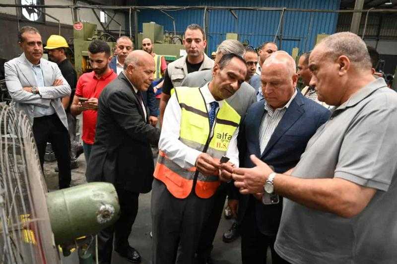 وزير الصناعة يتفقد موقع مجمع مرغم 3 الجاري إنشاؤه بالإسكندرية