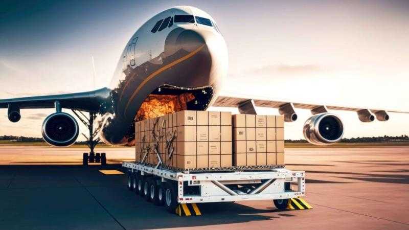الشحن الجوي العالمي يسجل نموًا إيحابيًا مدفوعًا بانخفاض أسعار وقود الطائرات
