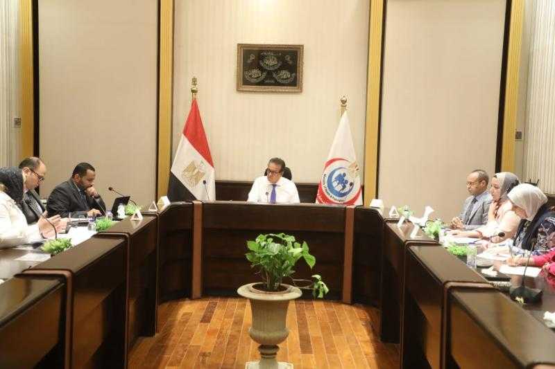 وزير الصحة يتابع تقدم البرنامج الوطني لمكافحة الإيدز