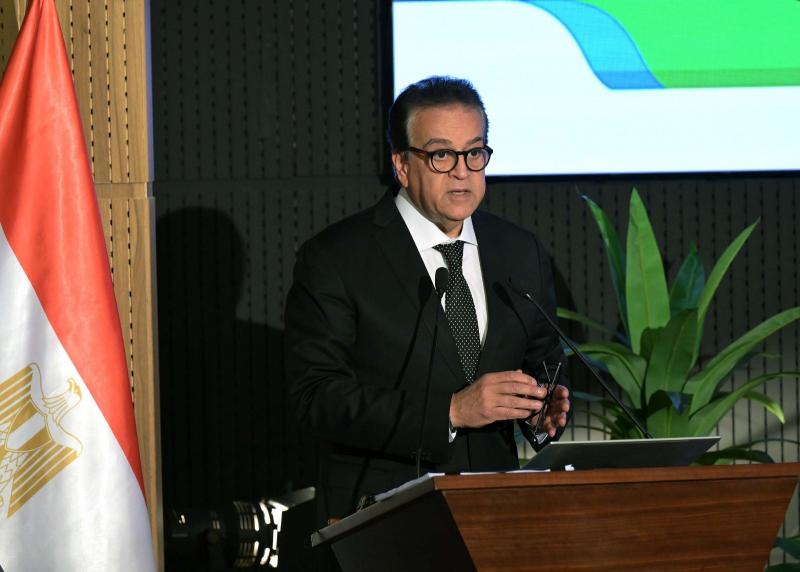 وزير الصحة والسكان يتابع ملف السياحة العلاجية