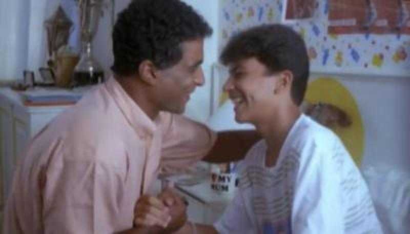 محمد نجاتي: أنا الابن الشرعي لـ أحمد زكي.. وعاطف الطيب «كان عايز يحوشني علشان متحرقش»