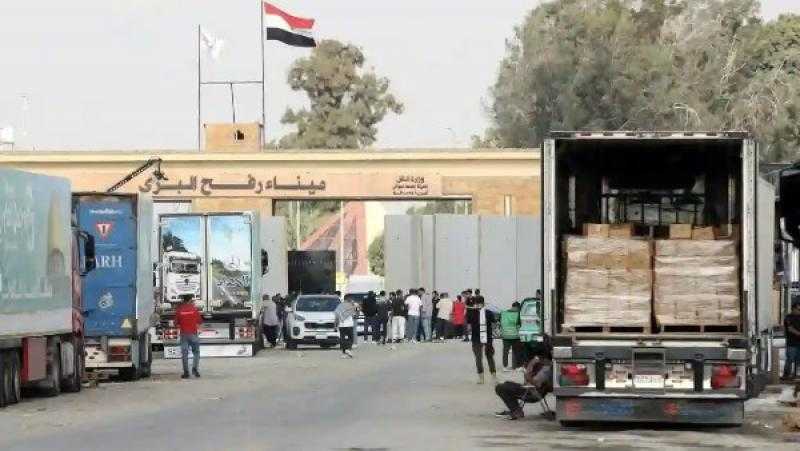 انطلاق قافلة المساعدات الإنسانية الـ29 من مصر إلى غزة