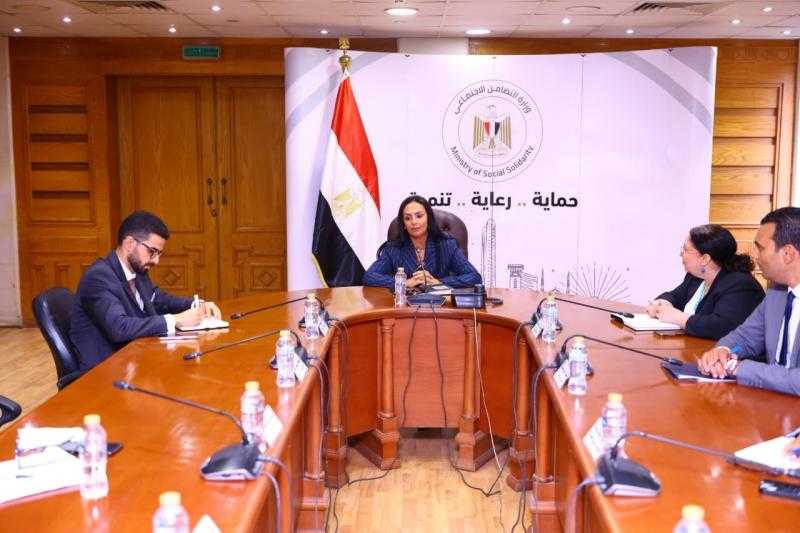 وزيرة التضامن الاجتماعي تترأس اجتماعًا لمتابعة الحصر الوطني للحضانات | صور