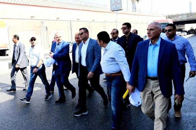 وزير الإسكان يبدأ جولة تفقدية بمدينة العبور يستهلها بمتابعة أعمال رفع كفاءة وتطوير نفق العبور وميدان الحي الخامس بالمدينة