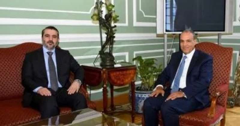 خط أحمر