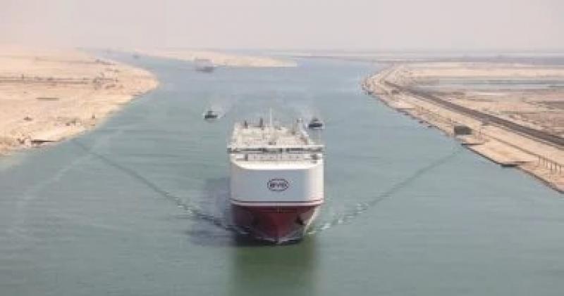 اقتصادية قناة السويس توقع عقد مشروع ”شوانفينج” الصينية للملابس بالقنطرة غرب