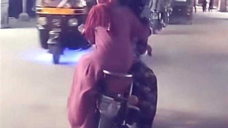 ضبط شاب وفتاتين اعتدوا على المواطنين بشوارع طهطا في سوهاج